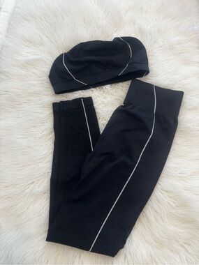 Two piece scrunch bootie Legging/bandeau with Reflective Stripe